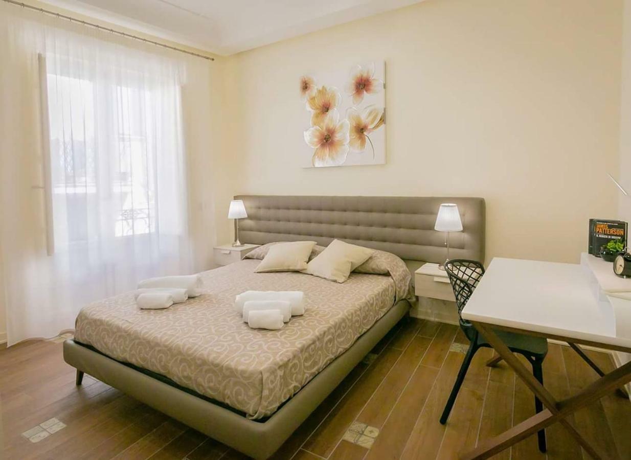 Le Suite Del Corso เชฟาลู ภายนอก รูปภาพ