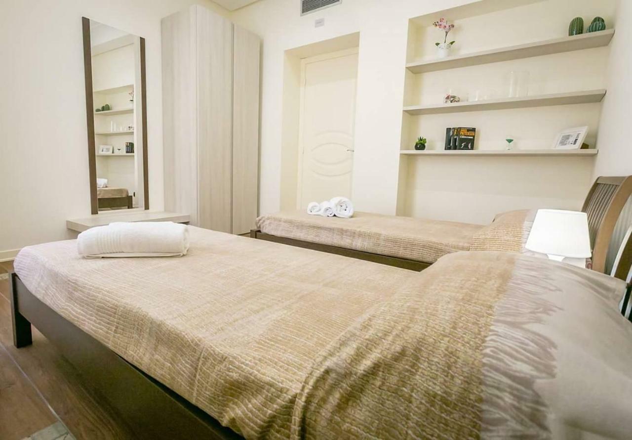 Le Suite Del Corso เชฟาลู ภายนอก รูปภาพ